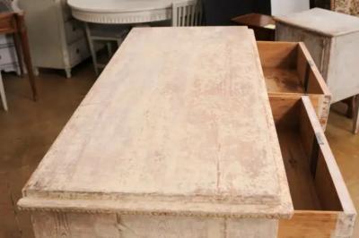 Swedish Gustavian Period 1780s Sideboard with Original Paint Carved Panels LiL