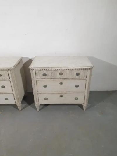 Swedish Gustavian Style 1870s Gray Painted and Carved Three Drawer Chests Pair