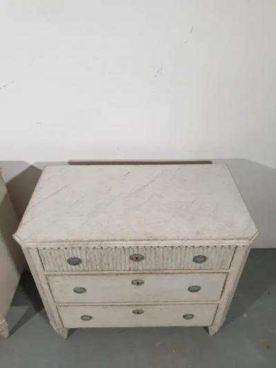 Swedish Gustavian Style 1870s Gray Painted and Carved Three Drawer Chests Pair