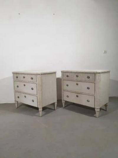 Swedish Gustavian Style 1870s Gray Painted and Carved Three Drawer Chests Pair