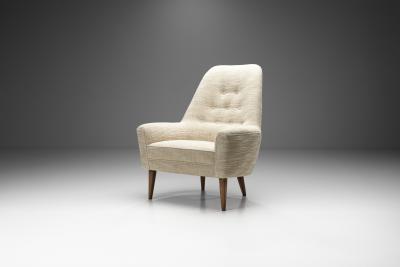 Swedish Modern Armchair with Tapered Wooden Legs Sweden 1950s