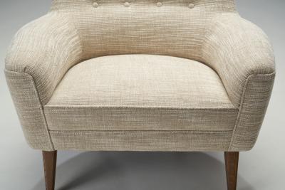 Swedish Modern Armchair with Tapered Wooden Legs Sweden 1950s