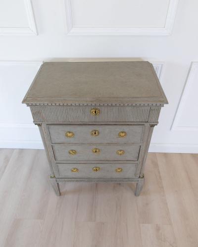 Swedish Painted Chest of Drawers circa 1840