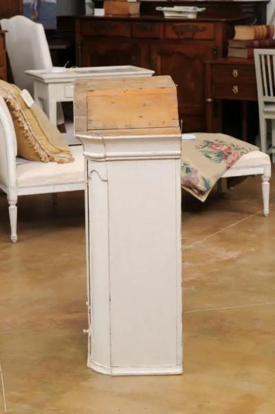 Swedish Rococo 1770s Painted Wood Wall Cabinet with Chapeau de Gendarme Cornice