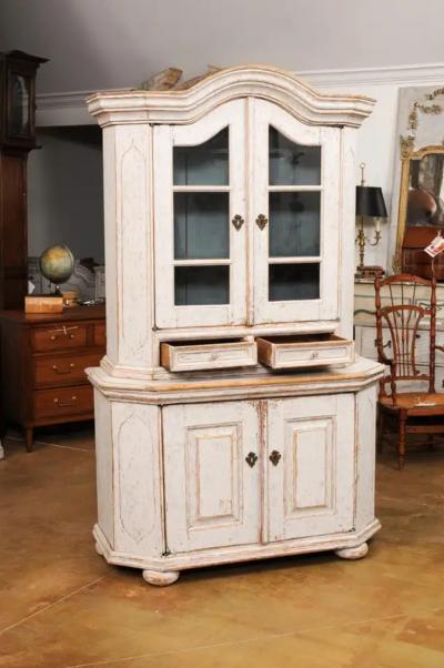 Swedish Rococo Period 1780s Painted Vitrine Cabinet with Molded Bonnet Top
