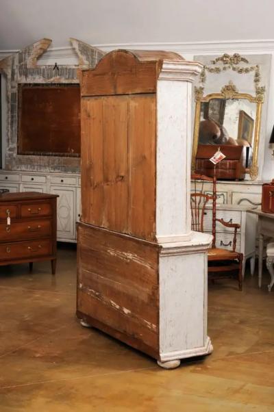 Swedish Rococo Period 1780s Painted Vitrine Cabinet with Molded Bonnet Top