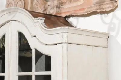 Swedish Rococo Style 19th Century Painted Wood Vitrine Cabinet with Glass Doors