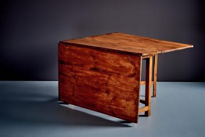 Swedish Table in Pine with two folding Leaves