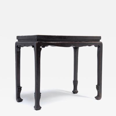 Sword Leg Waisted Offering Table
