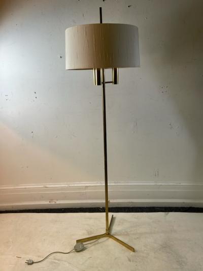 T H Robsjohn Gibbings MODERNIST BRASS TRIPOD BASE FLOOR LAMP ATTRIBUTED TO T H ROBSJOHN GIBBINGS
