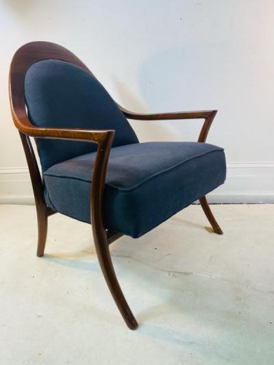 T H Robsjohn Gibbings MODERNIST PAIR OF ARMCHAIRS IN THE MANNER OF T H ROBSJOHN GIBBINGS