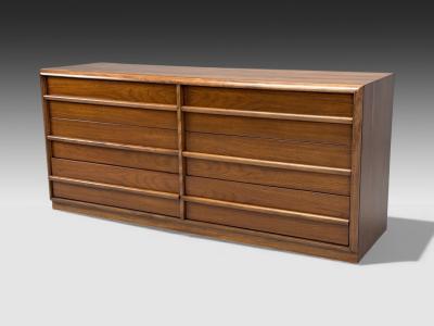 T H Robsjohn Gibbings T H Robsjohn Gibbings American Modern Walnut Dresser USA 1960s