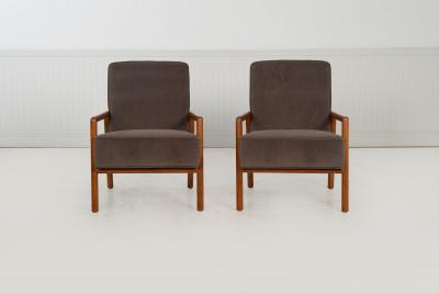 T H Robsjohn Gibbings T H Robsjohn Gibbings for Widdicomb Pair of Model 1601 Lounge Chairs 1955