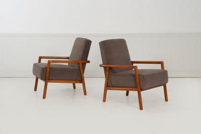 T H Robsjohn Gibbings T H Robsjohn Gibbings for Widdicomb Pair of Model 1601 Lounge Chairs 1955