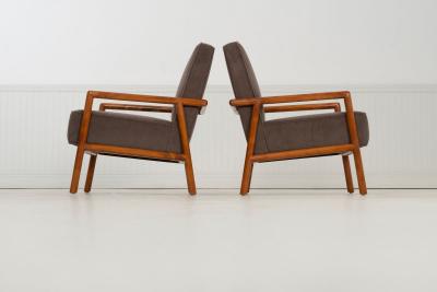 T H Robsjohn Gibbings T H Robsjohn Gibbings for Widdicomb Pair of Model 1601 Lounge Chairs 1955