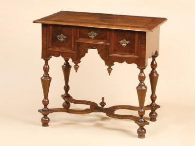 THE PARSON THOMAS SMITH TRUMPET LEG WILLIAM AND MARY LOWBOY