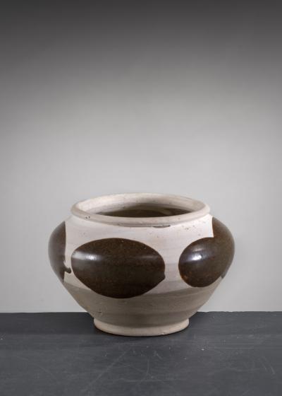 Tang dynasty stoneware glazed bowl