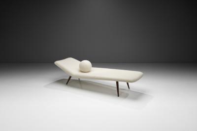 Theo Ruth Daybed in the manner of Theo Ruth with Matching Pillow Europe 20th Century