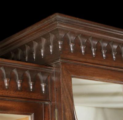 Thomas Chippendale A Fine and rare compact george III mahogany breakfront bookcase