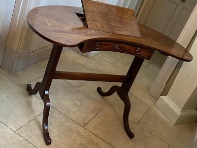 Thomas Chippendale Chippendale Mahogany Kidney Shape Reading Writing Dressing Table Circa 1775