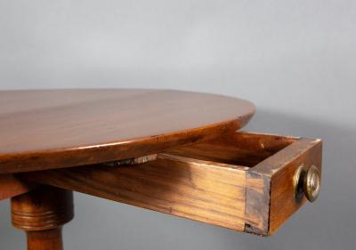 Thomas Chippendale Chippendale Walnut and Mahogany Tripod Table