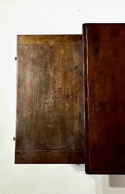 Thomas Chippendale English Georgian Mahogany Pedestal Form Bachelors Chest circa 1760