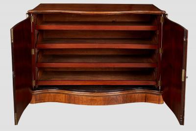 Thomas Chippendale Georgian Serpentine Rosewood Cabinet