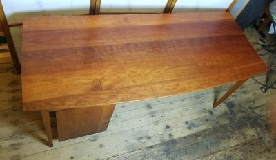 Thomas Moser Bowed Front Solid Cherry Desk With Suspended Drawers Maine Studio 1980s