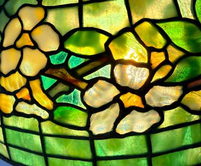 Tiffany Studios Tiffany Studios 18 Belted Dogwood table lamp