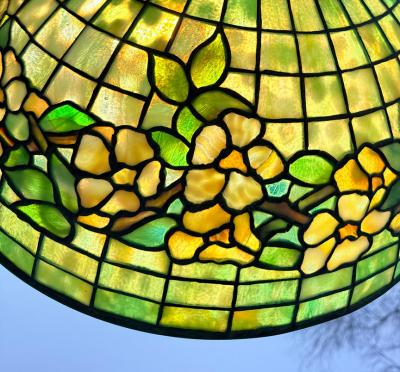 Tiffany Studios Tiffany Studios 18 Belted Dogwood table lamp
