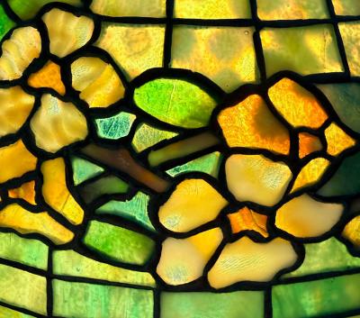 Tiffany Studios Tiffany Studios 18 Belted Dogwood table lamp