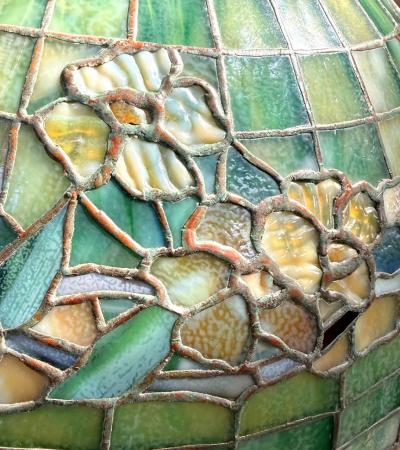 Tiffany Studios Tiffany Studios 18 Belted Dogwood table lamp