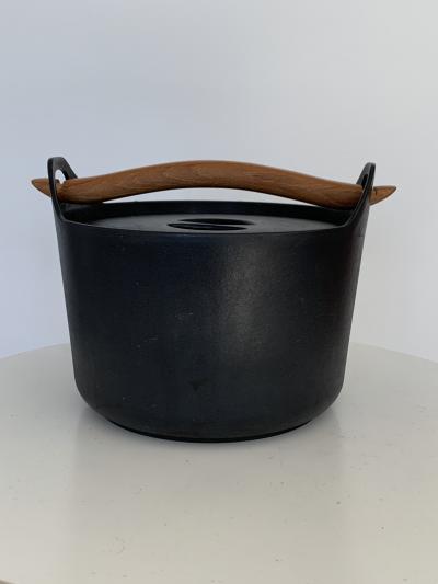 Timo Sarpaneva Timo Sarpaneva Cast Iron Pot for Iittalia c 1960