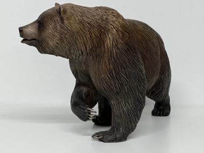 Tom Hjorleifson Skoki Grizzly Bear