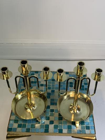 Tommi Parzinger TOMMI PARZINGER PAIR OF MODERNIST BRASS CANDLESTICKS