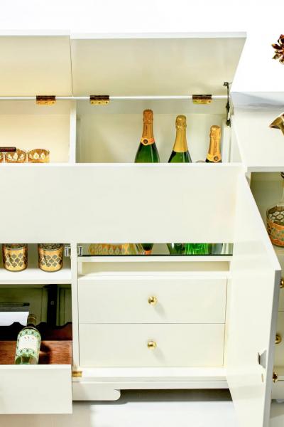 Tommi Parzinger Tommi Parzinger Bar Cabinet Lacquered in White Chocolate with Polished Brass