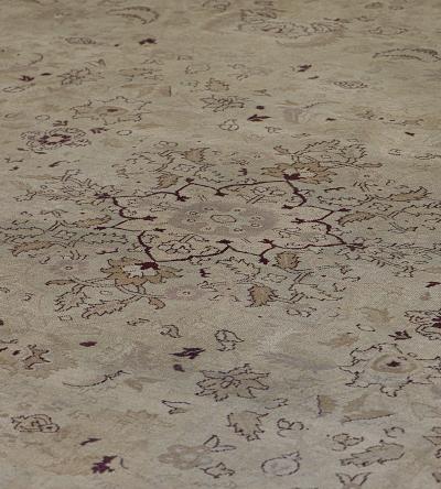 Traditional Hand woven Wool Indian Agra Rug