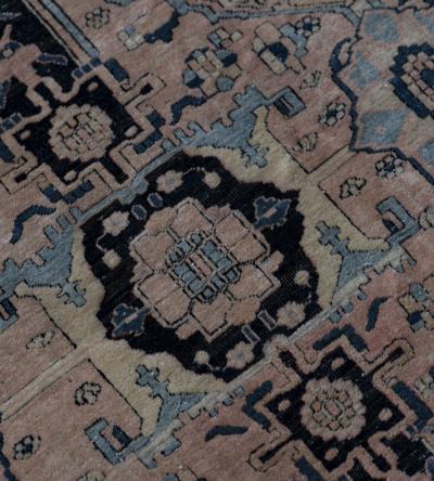 Traditional Handwoven Wool Persian Kashan Mohtasham Rug