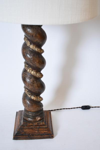 Turned wood column laurel pattern lamp XIXth c 