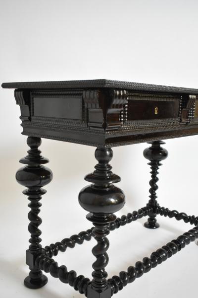 Turned wood dark rosewood table XIXth c 