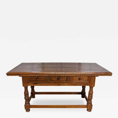 Tuscan 1790s Walnut Refectory Table with Carved Scoop Motifs and Turned Legs