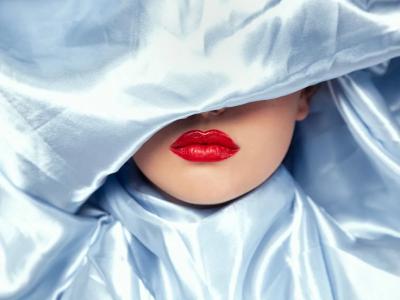Tyler Shields Silk Lips