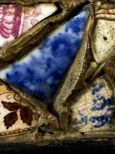 UNUSUAL MODERN CERAMIC SHARD MOSAIC FRAMED MIRROR