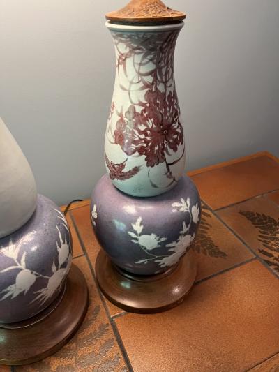 UNUSUAL PAIR OF ART DECO TWO COLOR GLAZE CHINOISERIE DECORATED CERAMIC LAMPS