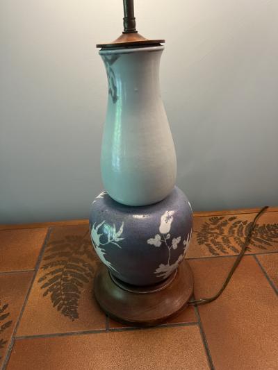 UNUSUAL PAIR OF ART DECO TWO COLOR GLAZE CHINOISERIE DECORATED CERAMIC LAMPS