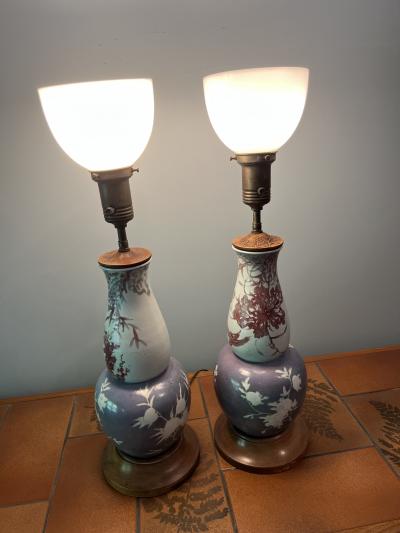 UNUSUAL PAIR OF ART DECO TWO COLOR GLAZE CHINOISERIE DECORATED CERAMIC LAMPS