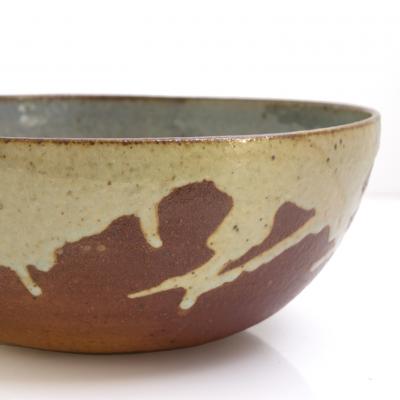 Ulla and Gustav Kraitz ULLA GUSTAV KRAITZ HAND THROWN AND GLAZED CERAMIC BOWL Sweden 1976