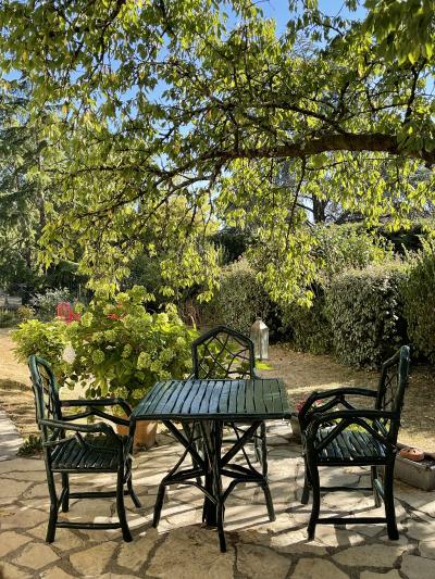 Umberto Pasti PAIR OF GREEN LACQUER ROOT SQUARE TABLE