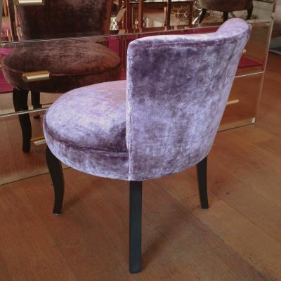 Upright upholstered seat