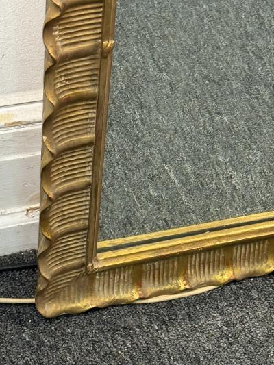 VENETIAN GILT WOOD SCALLOPED FRAMED MIRROR